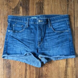 Classic highrise denim shorts